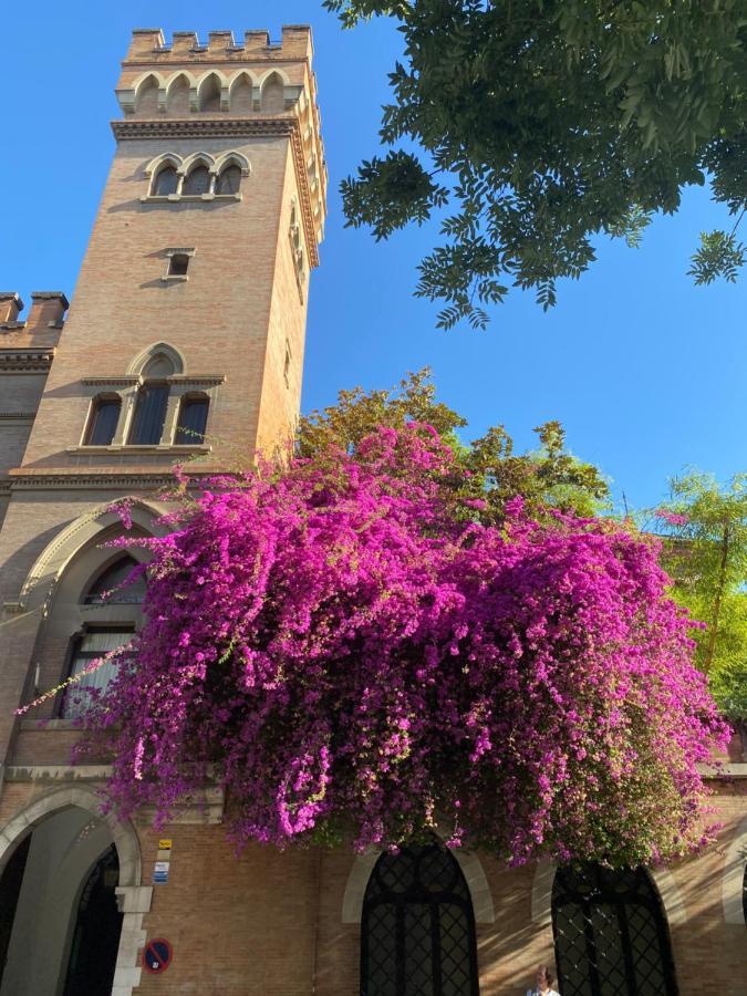 An Indian Bollywood Sevilla Experience - For Families, Couples & Business Trips Екстериор снимка